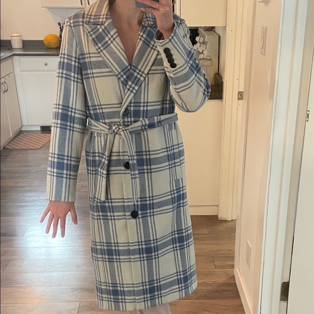 Frank & Oak Lawrence topcoat size M

Blue and Cream Plaid Trench Coat